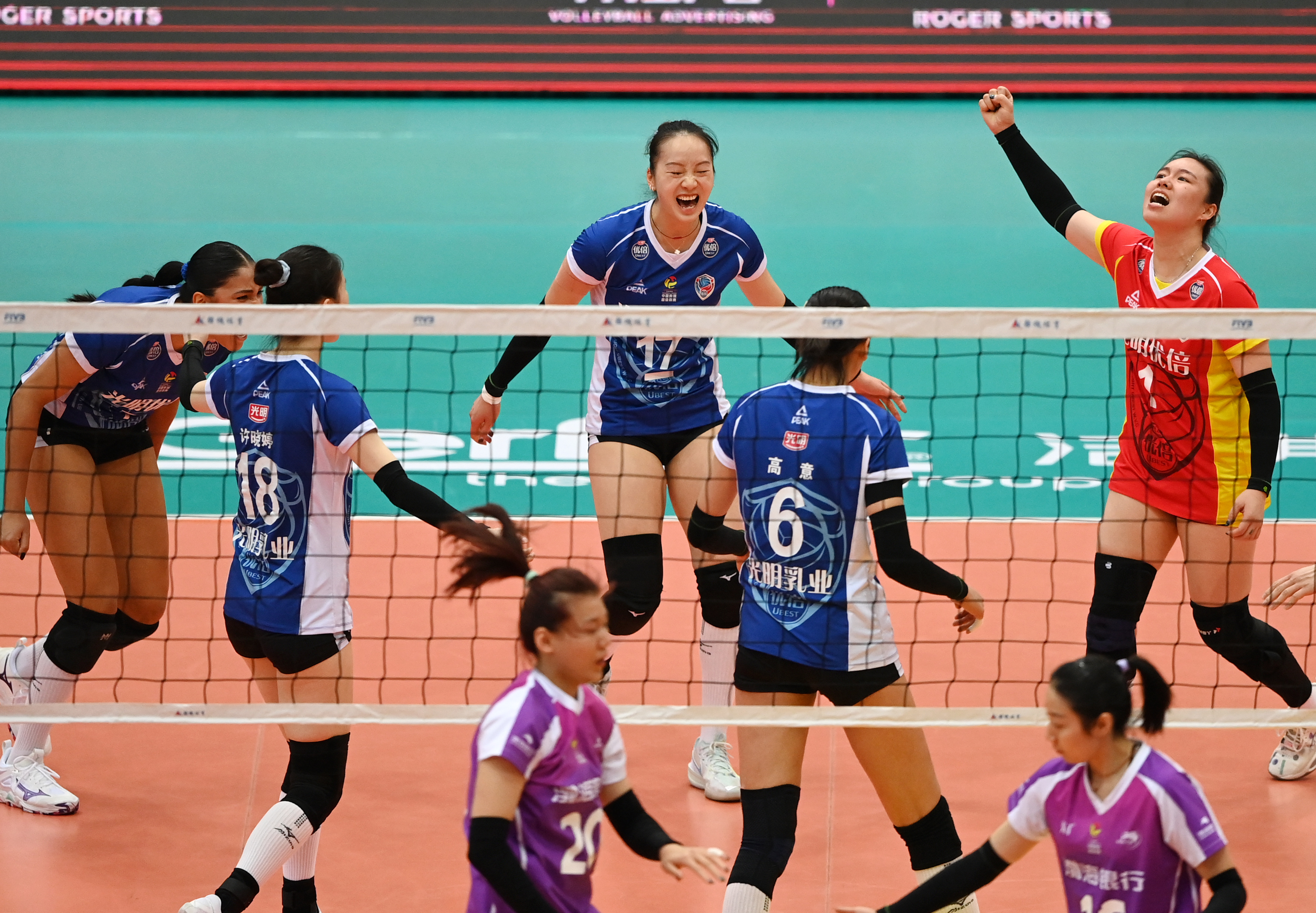 中国女排强势横扫C罗晋级半决赛，状态火热！的简单介绍-九游体育
