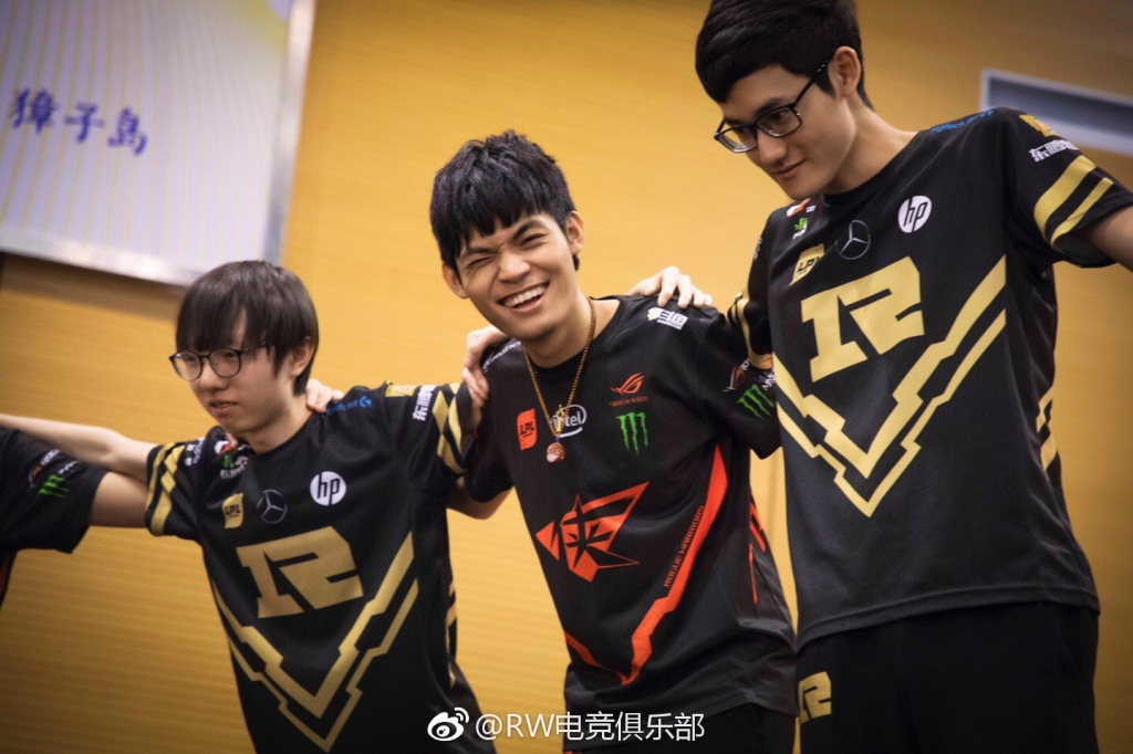  Doinb重返赛场，重返赛场首场状态出色，RNG观众沸腾！赛场气氛高涨-九游体育