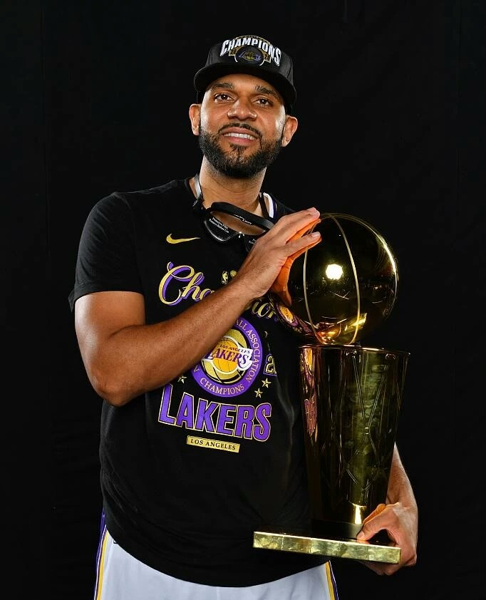 包含休斯敦火箭迎德国杯关键赛；今夜官宣签约；更衣室稳定；赛季目标并未改变的词条